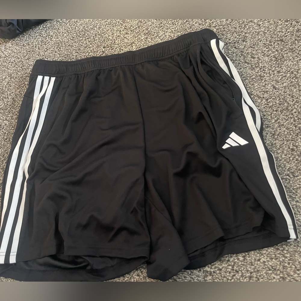 New Adidas Black White Athletic Sports Training Shorts XL Men’s With Pockets